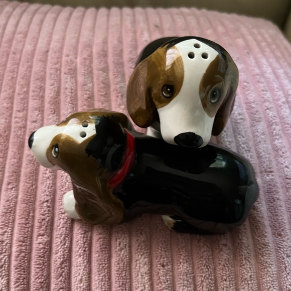 Ceramic Dog Salt and Pepper Shakers - Brown and White - Picture 5 of 7